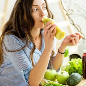 ۱۵ نشانه‌ی کمبود ویتامین C و منابع غذایی مناسب برای جبران آن